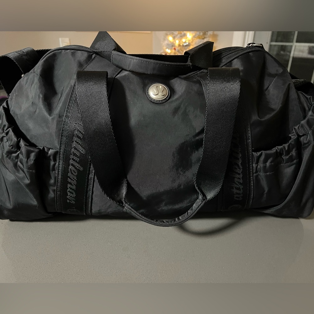 🍋🍋Lululemon🍋🍋 RARE Jet Running Duffle Bag